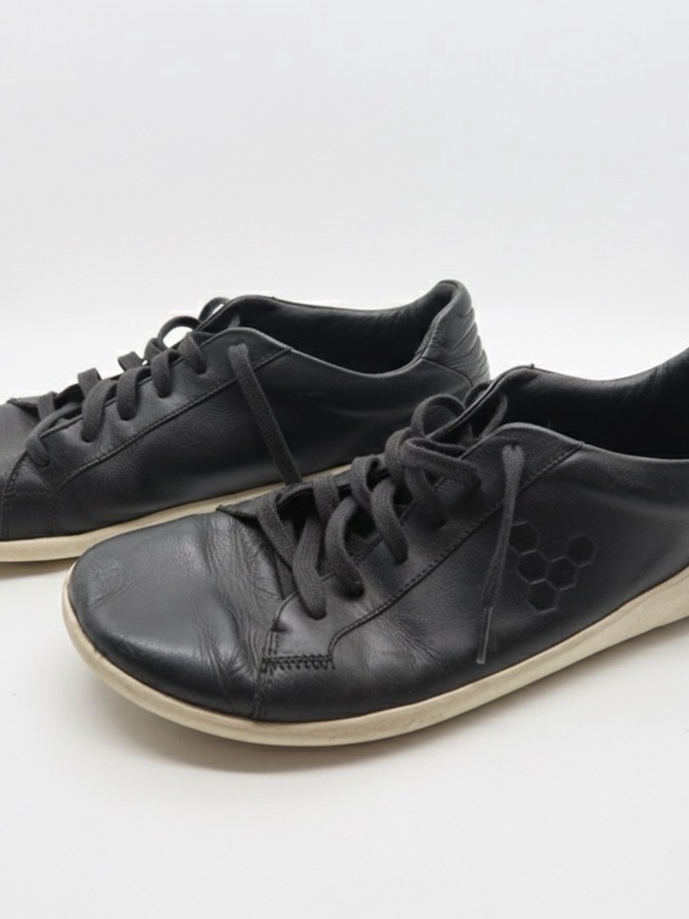 Vivo Barefoot Men's Black Leather Low-Profile Sneakers